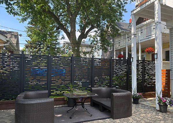 Top Notch Fence and deck contractor photo of privacy screens in your new outdoor living space